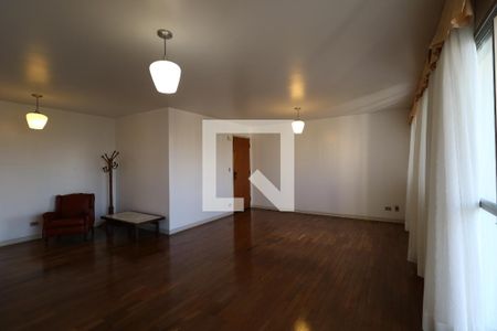 Sala de apartamento para alugar com 3 quartos, 181m² em Vila Bastos, Santo André