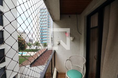 Sacada de apartamento para alugar com 3 quartos, 131m² em Jardim Las Palmas, Guarujá