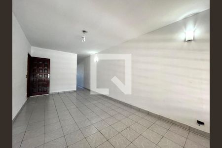 Sala de casa à venda com 4 quartos, 150m² em Vila Campestre, São Paulo