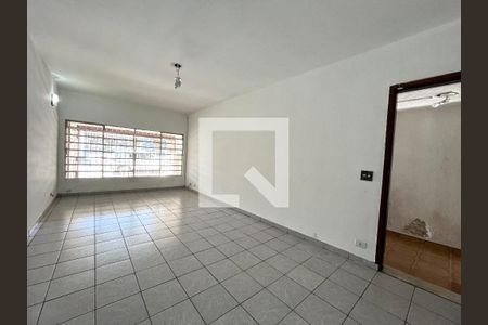 Sala de casa à venda com 4 quartos, 150m² em Vila Campestre, São Paulo