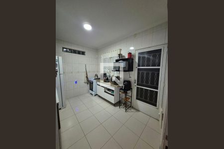 Casa à venda com 140m², 4 quartos e 2 vagas Casa à venda com 140m², 4 quartos e 2 vagasFoto 16