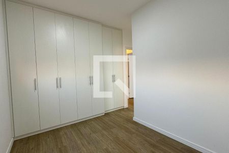 Suíte 1 de apartamento para alugar com 2 quartos, 70m² em Alphaville Empresarial, Barueri