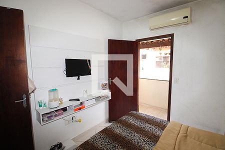 Quarto 1 de casa para alugar com 2 quartos, 120m² em Vila Valqueire, Rio de Janeiro
