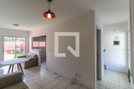 Sala de casa de condomínio para alugar com 3 quartos, 69m² em Vargem Pequena, Rio de Janeiro