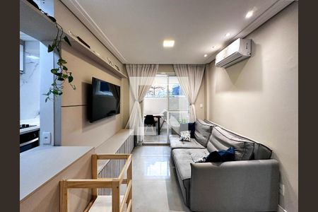 Sala de apartamento para alugar com 2 quartos, 68m² em Jardim das Acácias, São Paulo