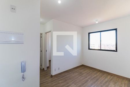 Sala de apartamento para alugar com 2 quartos, 36m² em Parque Maria Helena, São Paulo