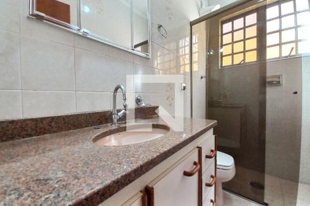 Banheiro de casa à venda com 4 quartos, 255m² em Jardim do Trevo, Campinas