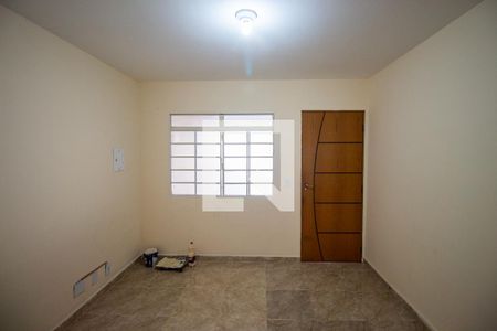 Sala de casa de condomínio para alugar com 2 quartos, 79m² em Jardim Tua, São Paulo