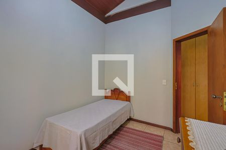 Casa de condomínio à venda com 300m², 4 quartos e 2 vagas Casa de condomínio à venda com 300m², 4 quartos e 2 vagasQuarto 1