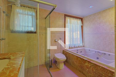 Casa de condomínio à venda com 300m², 4 quartos e 2 vagas Casa de condomínio à venda com 300m², 4 quartos e 2 vagasBanheiro Quarto 3