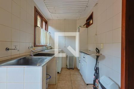 Casa de condomínio à venda com 300m², 4 quartos e 2 vagas Casa de condomínio à venda com 300m², 4 quartos e 2 vagasÁrea de Serviço