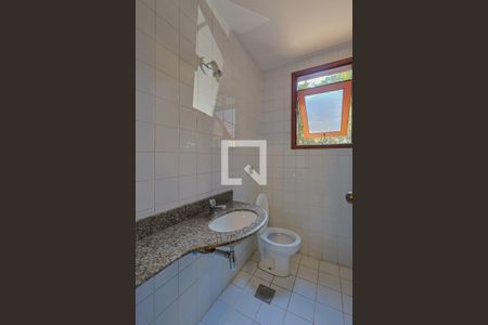 Casa de condomínio à venda com 300m², 4 quartos e 2 vagas Casa de condomínio à venda com 300m², 4 quartos e 2 vagasBanheiro 3