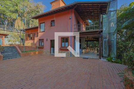 Casa de condomínio à venda com 300m², 4 quartos e 2 vagas Casa de condomínio à venda com 300m², 4 quartos e 2 vagasQuintal