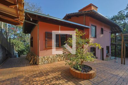 Casa de condomínio à venda com 300m², 4 quartos e 2 vagas Casa de condomínio à venda com 300m², 4 quartos e 2 vagasQuintal