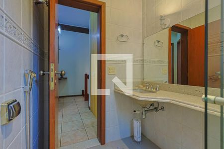 Casa de condomínio à venda com 300m², 4 quartos e 2 vagas Casa de condomínio à venda com 300m², 4 quartos e 2 vagasBanheiro 1