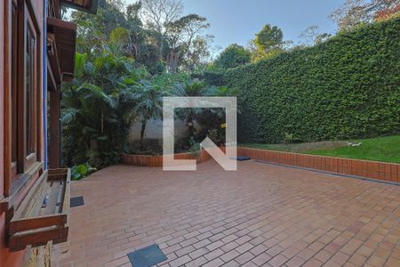 Casa de condomínio à venda com 300m², 4 quartos e 2 vagas Casa de condomínio à venda com 300m², 4 quartos e 2 vagasQuintal