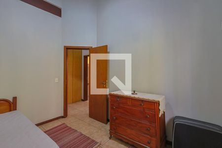 Casa de condomínio à venda com 300m², 4 quartos e 2 vagas Casa de condomínio à venda com 300m², 4 quartos e 2 vagasQuarto 1