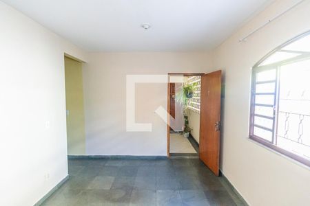 Sala de apartamento para alugar com 1 quarto, 40m² em Marechal Hermes, Rio de Janeiro