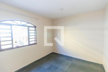 Sala de apartamento para alugar com 1 quarto, 40m² em Marechal Hermes, Rio de Janeiro