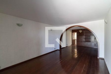 Sala de casa para alugar com 3 quartos, 420m² em Planalto, Belo Horizonte