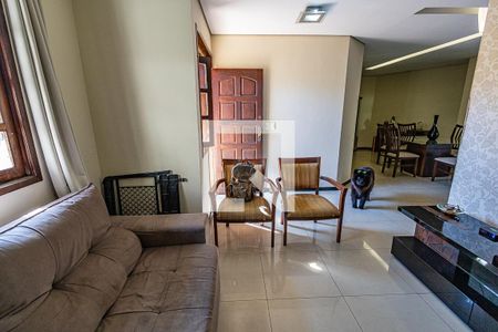 Sala de casa à venda com 3 quartos, 90m² em Santa Amélia, Belo Horizonte