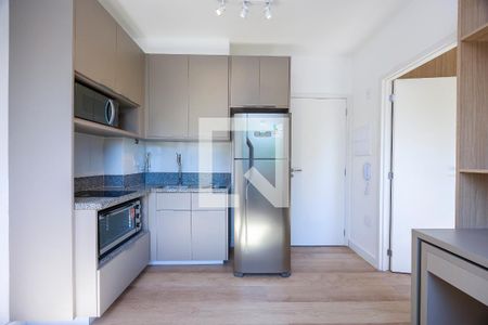 Sala - Cozinha de apartamento para alugar com 1 quarto, 28m² em Chácara Santo Antônio (zona Sul), São Paulo