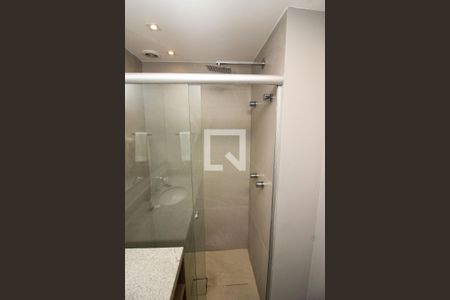 Banheiro de kitnet/studio à venda com 1 quarto, 24m² em Farroupilha, Porto Alegre