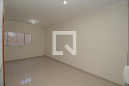 Sala de casa para alugar com 2 quartos, 111m² em Vila Fernandes, São Paulo