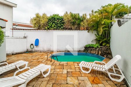 Casa à venda com 189m², 4 quartos e 2 vagas Casa à venda com 189m², 4 quartos e 2 vagasPiscina