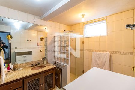 Casa à venda com 189m², 4 quartos e 2 vagas Casa à venda com 189m², 4 quartos e 2 vagasSuite 01 - Banheiro