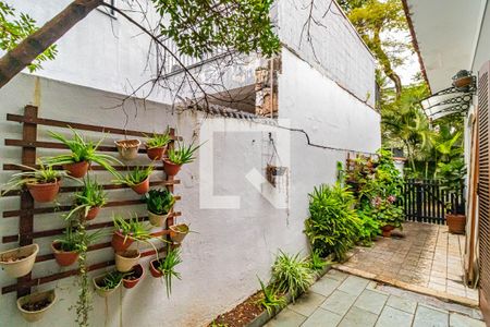Casa à venda com 189m², 4 quartos e 2 vagas Casa à venda com 189m², 4 quartos e 2 vagasJardim