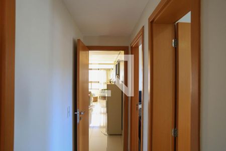 Corredor  de apartamento para alugar com 3 quartos, 100m² em Santo Antônio, Belo Horizonte