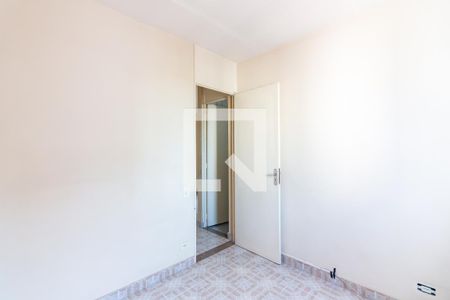 Quarto 2 de apartamento para alugar com 2 quartos, 47m² em Vila Yolanda, Osasco