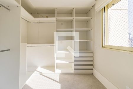 Closet da suíte de apartamento para alugar com 1 quarto, 225m² em Higienópolis, Porto Alegre