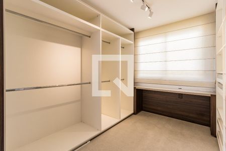 Closet da suíte de apartamento à venda com 1 quarto, 225m² em Higienópolis, Porto Alegre