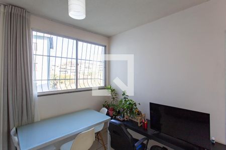 Sala de apartamento para alugar com 2 quartos, 90m² em Jardim Vitória, Belo Horizonte