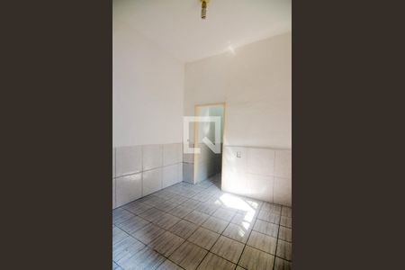 Sala/Quarto de casa para alugar com 1 quarto, 30m² em Vila São Luis, Duque de Caxias