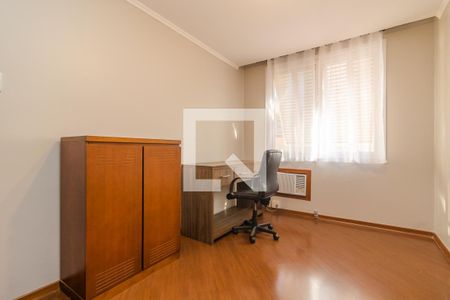 Quarto 2 de apartamento para alugar com 2 quartos, 64m² em Medianeira, Porto Alegre