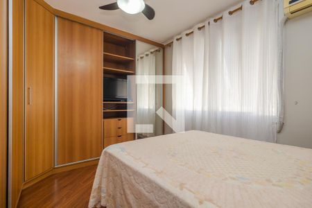 Quarto 1 de apartamento para alugar com 2 quartos, 64m² em Medianeira, Porto Alegre