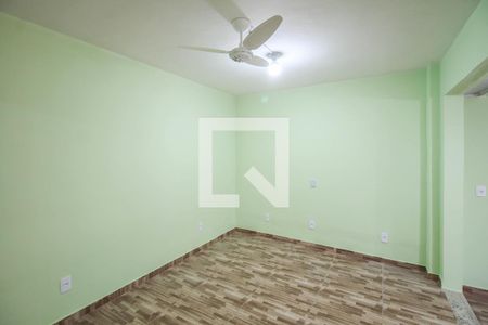 Sala  de casa para alugar com 2 quartos, 76m² em Jacutinga, Mesquita