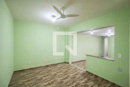 Sala  de casa para alugar com 2 quartos, 76m² em Jacutinga, Mesquita