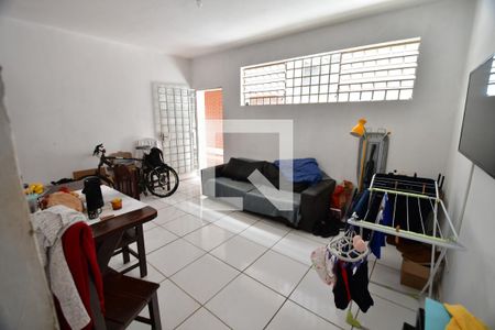 Sala 2 de casa para alugar com 3 quartos, 200m² em Jardim Chapadão, Campinas