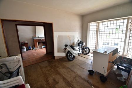 Sala 1 de casa para alugar com 3 quartos, 200m² em Jardim Chapadão, Campinas