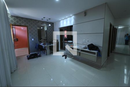 Sala  de casa de condomínio para alugar com 3 quartos, 180m² em Sítios Santa Luzia, Aparecida de Goiânia