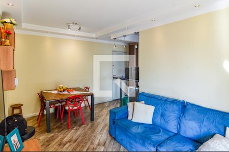 Sala de apartamento à venda com 2 quartos, 72m² em Jardim Tupanci, Barueri