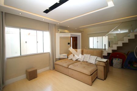 Sala de casa à venda com 5 quartos, 402m² em Ramos, Rio de Janeiro