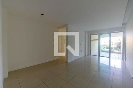 Sala de apartamento para alugar com 3 quartos, 123m² em Barra da Tijuca, Rio de Janeiro