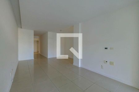 Sala de apartamento para alugar com 3 quartos, 123m² em Barra da Tijuca, Rio de Janeiro