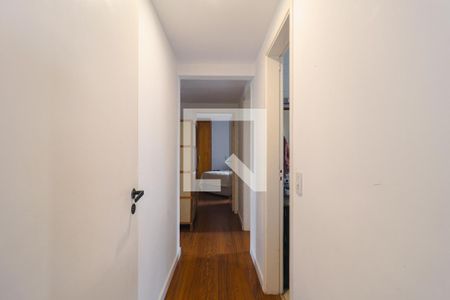 Corredor de apartamento para alugar com 3 quartos, 117m² em Vila Andrade, São Paulo