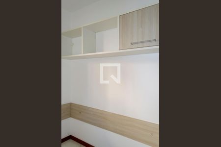 Quarto 01 de apartamento para alugar com 3 quartos, 94m² em Córrego Grande, Florianópolis